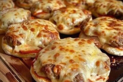 Thumbnail for Pizza Burgers – The Ultimate Cheesy Mashup