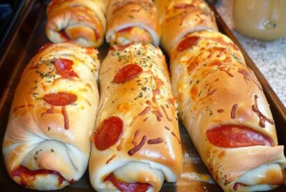 Thumbnail for Cheesy Pepperoni Pizza Bread – Easy Pull-Apart Comfort Food